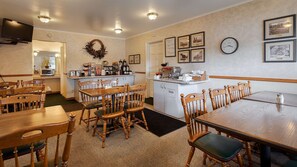 Free daily continental breakfast 