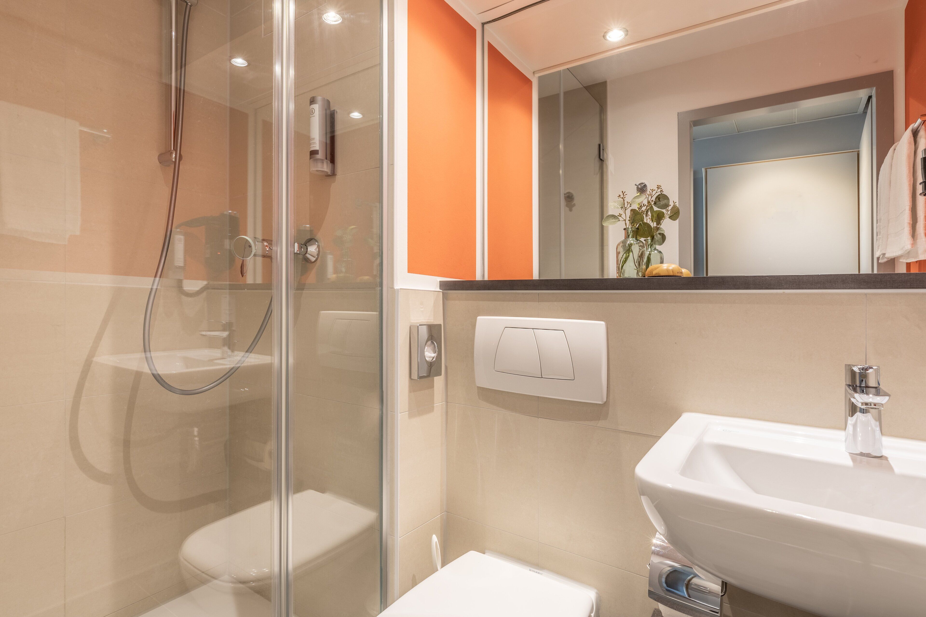 superior room | bathroom | shower, eco-friendly toiletries, hair dryer, towels