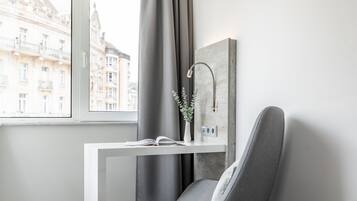 Coffres-forts dans les chambres, bureau, chambres insonorisées
