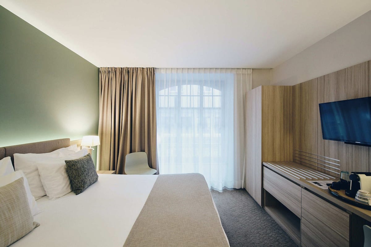 Classic Double or Twin Room | Premium bedding, minibar, in-room safe, desk