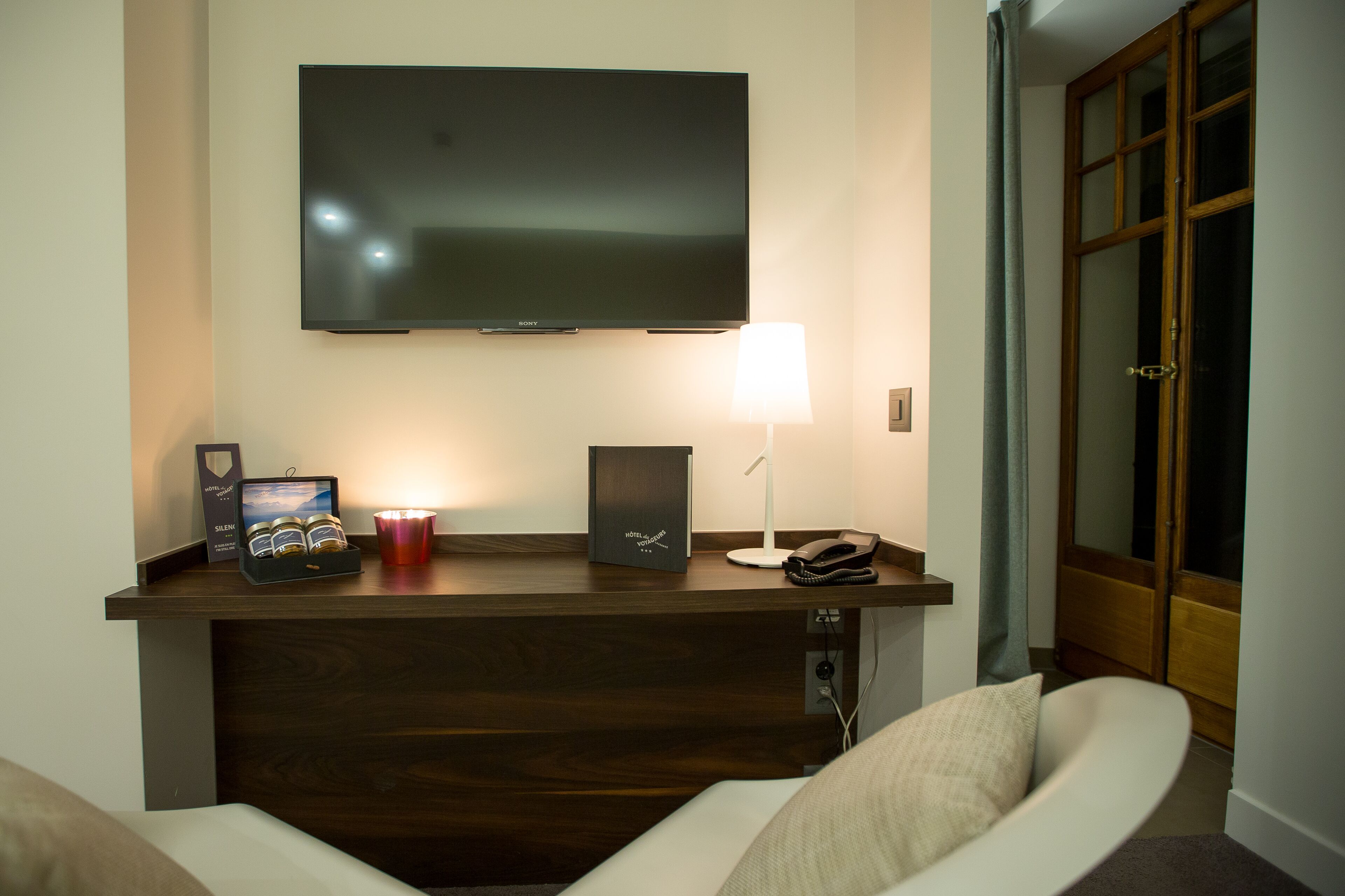 deluxe double or twin room | 1 bedroom, premium bedding, minibar, in-room safe