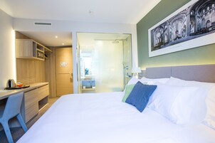 Classic Double or Twin Room | Premium bedding, minibar, in-room safe, desk