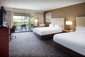 Hypo-allergenic bedding, in-room safe, desk, blackout curtains