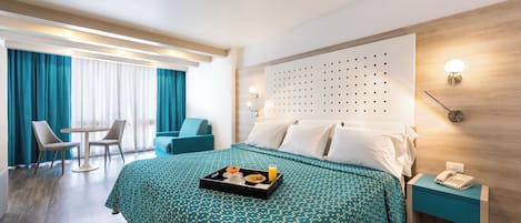 Superior Double Room | 1 bedroom, in-room safe, desk, laptop workspace