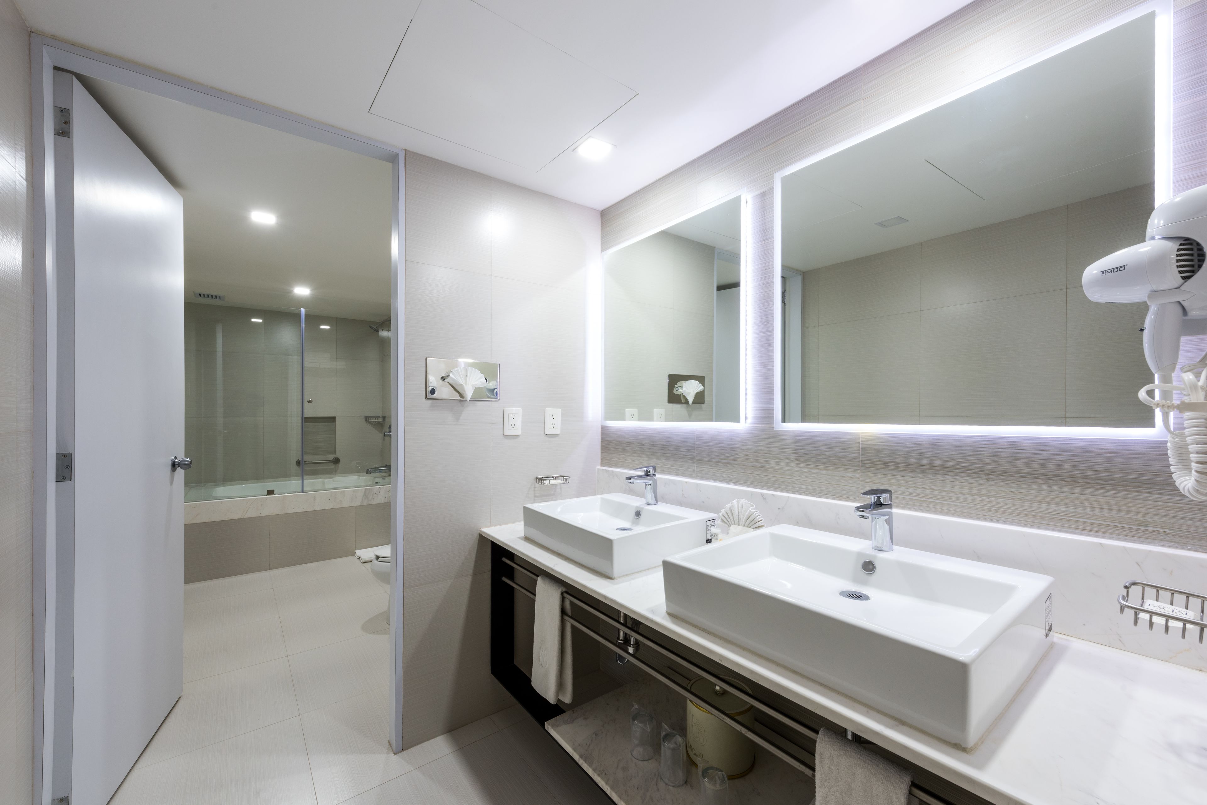 master suite family | bathroom sink