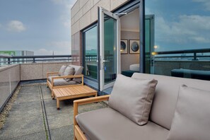 Executive King Room with Balcony (occupancy 2) | View from room - Hilton Glasgow (Glasgow)