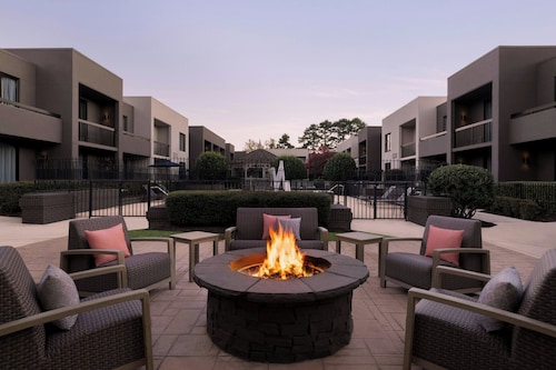 Courtyard by Marriott Atlanta Northlake