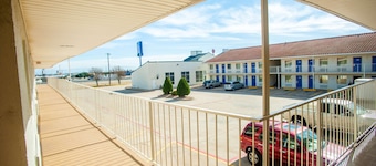 Motel 6 Corsicana, TX