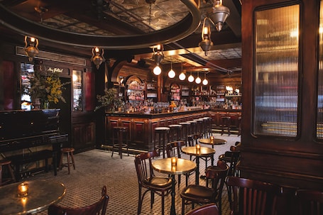 Bar (on property). Hotel Edison Times Square