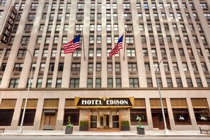 Front of property - Hotel Edison Times Square (New York)