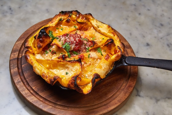 2 restaurants; breakfast, lunch, dinner, and brunch served
