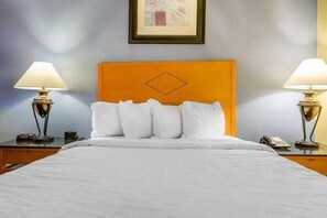 Standardzimmer, 1 Queen-Bett | Hochwertige Bettwaren, Schreibtisch, Verdunkelungsvorhänge