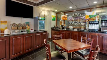 Free daily continental breakfast
