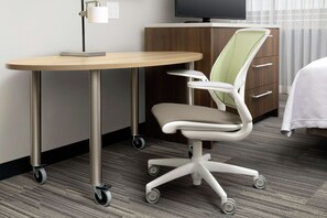 Premium bedding, in-room safe, desk, iron/ironing board - Home2 Suites by Hilton Atlanta Midtown (Atlanta)