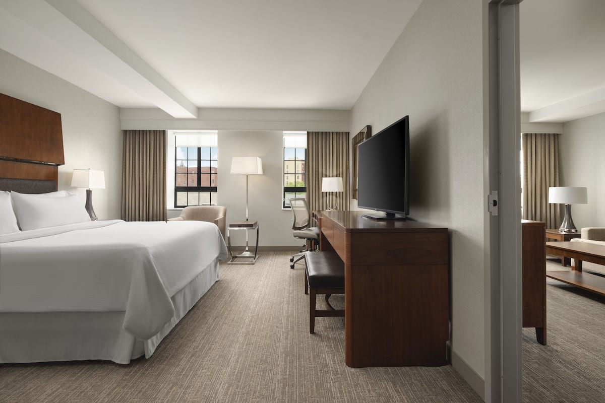 1 bedroom, premium bedding, in-room safe, desk