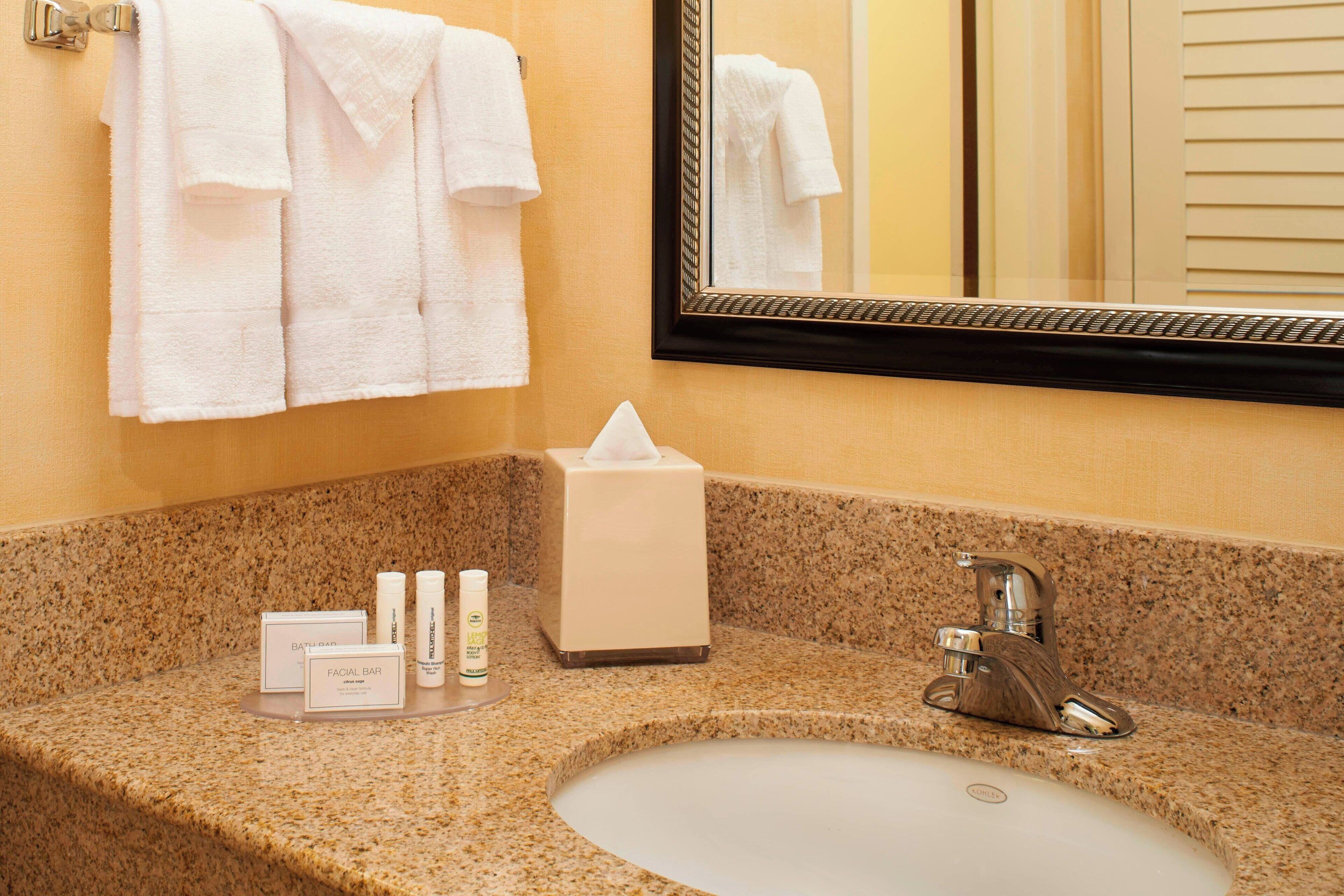 combined shower/bathtub, eco-friendly toiletries, hair dryer, towels