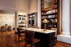 Lobby - The Gregorian (New York)