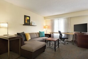 Studio, 1 King Bed with Sofa bed | Premium bedding, desk, laptop workspace, iron/ironing board