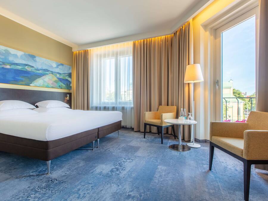 Superior Room (Freedom Square View) | Premium bedding, minibar, in-room safe, desk