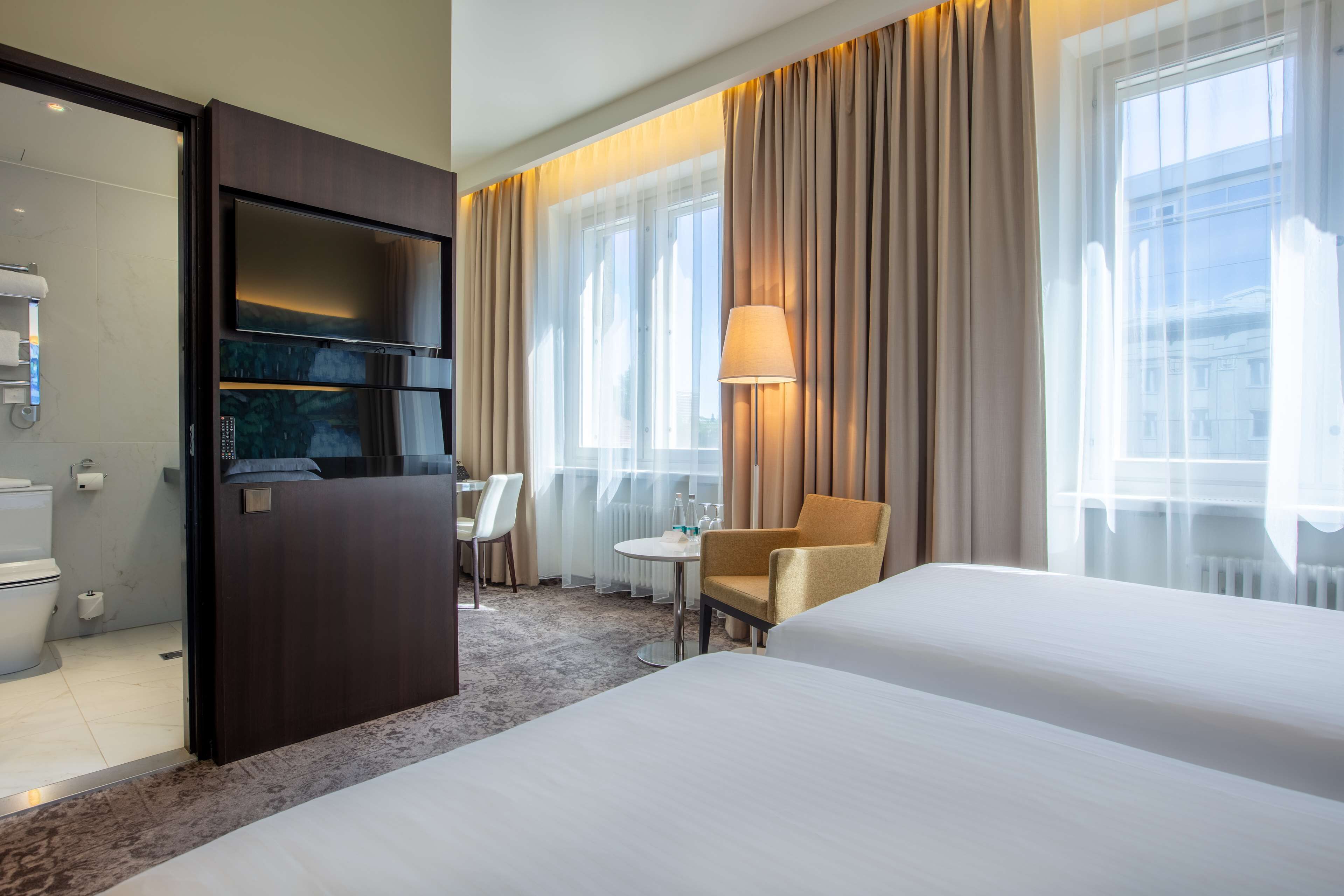 standard room | 1 bedroom, premium bedding, minibar, in-room safe