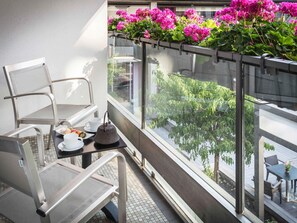 Superior Room, 1 Queen Bed, Balcony, Garden View | Balcony view