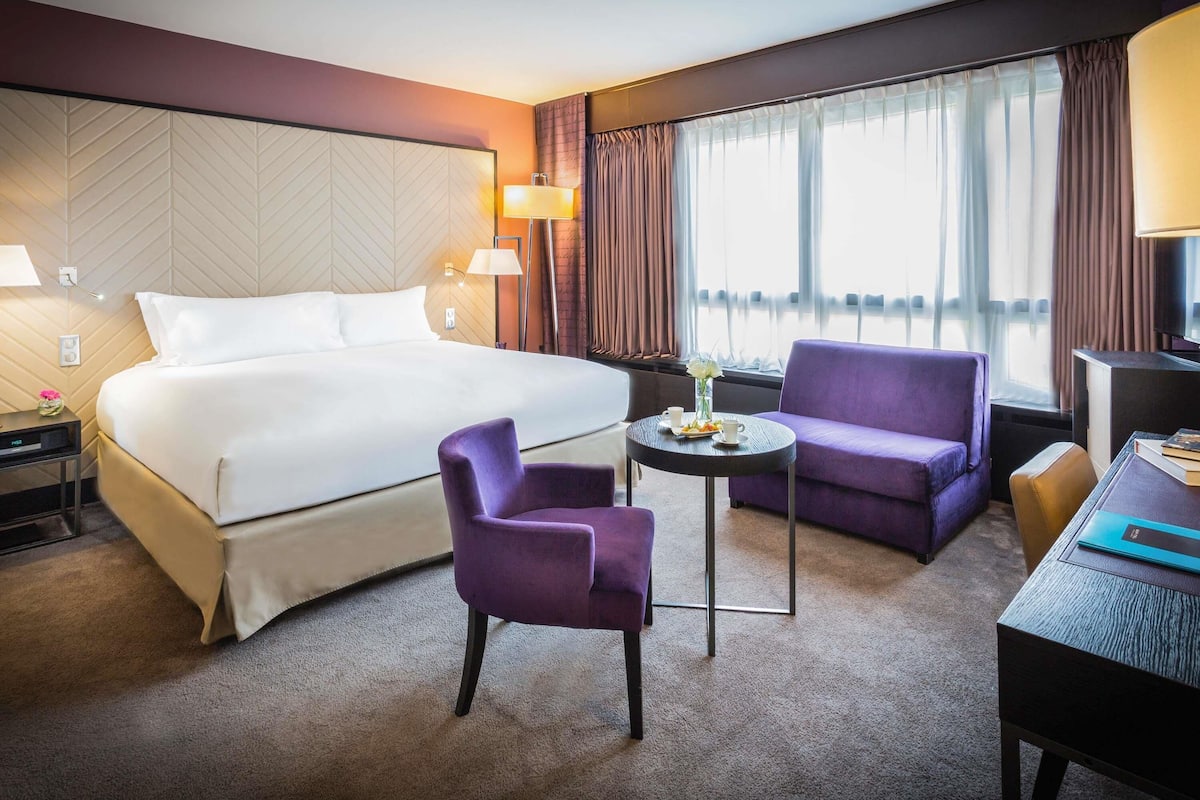 Premium Room, 1 King Bed with Sofa bed (Luxury) | 1 bedroom, premium bedding, down duvets, pillow-top beds