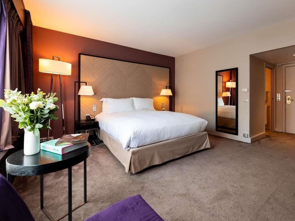 Luxury Room, 1 King Bed with Sofa bed, Garden View | Premium bedding, down comforters, pillowtop beds, minibar
