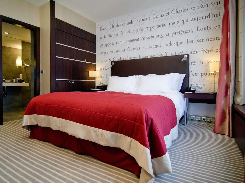 Premium bedding, down duvets, pillow-top beds, minibar