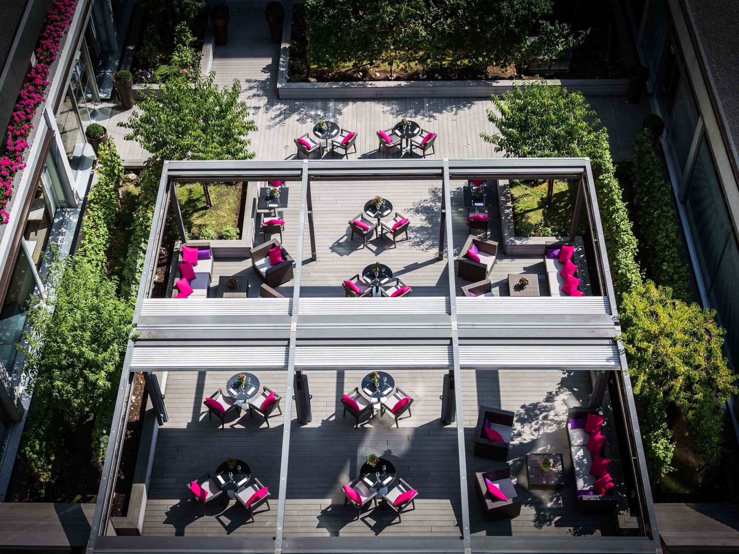 Hochwertige Bettwaren, Daunenbettdecken, Pillowtop-Betten, Minibar