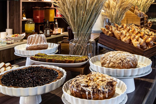 Daily buffet breakfast for a fee