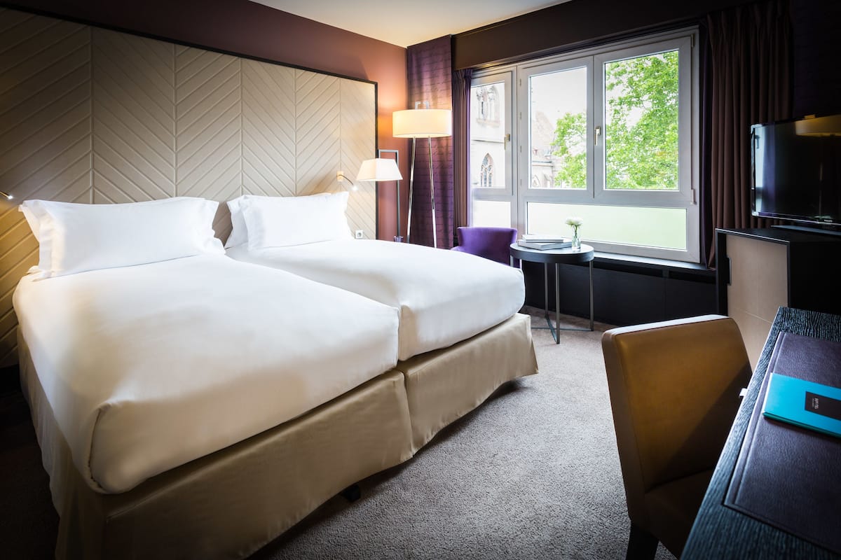 Luxury Room, Garden View | 1 bedroom, premium bedding, down comforters, pillowtop beds