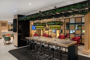 Serves breakfast, lunch, and dinner - Danubius Hotel Arena (Budapest)