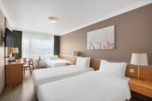 Superior Triple Room | Hypo-allergenic bedding, in-room safe, desk, laptop workspace - Danubius Hotel Arena (Budapest)