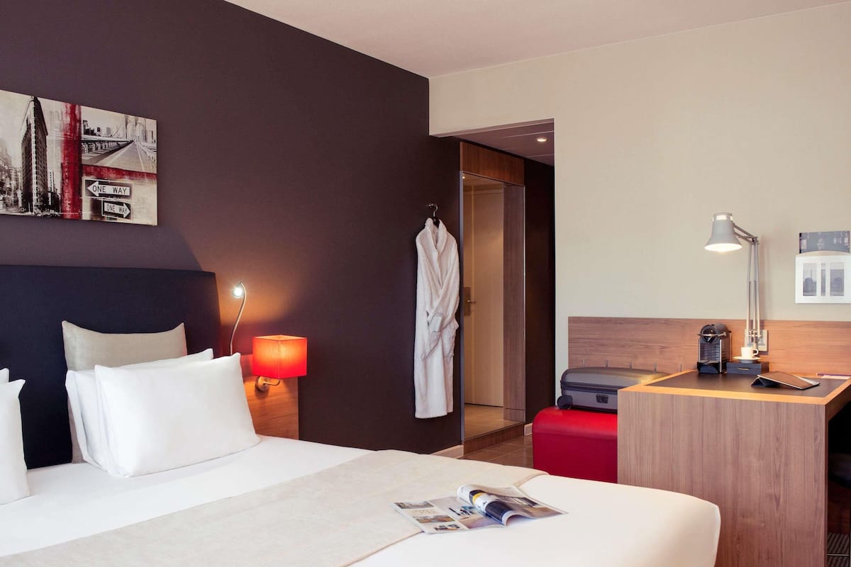 1 bedroom, in-room safe, desk, laptop workspace