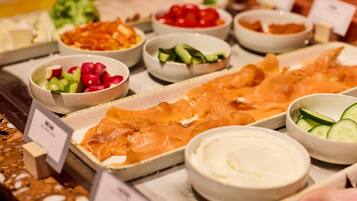 Daily full breakfast (EUR 25 per person)