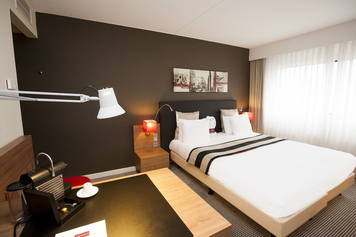 Privilege, Quarto casal, 1 cama de casal | 1 quarto, cofres nos quartos, escrivaninha, cortinas blackout