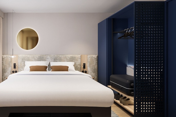 Suite, 1 letto matrimoniale (Separate Lounge Area) | 1 camera, cassaforte in camera, una scrivania, postazione laptop