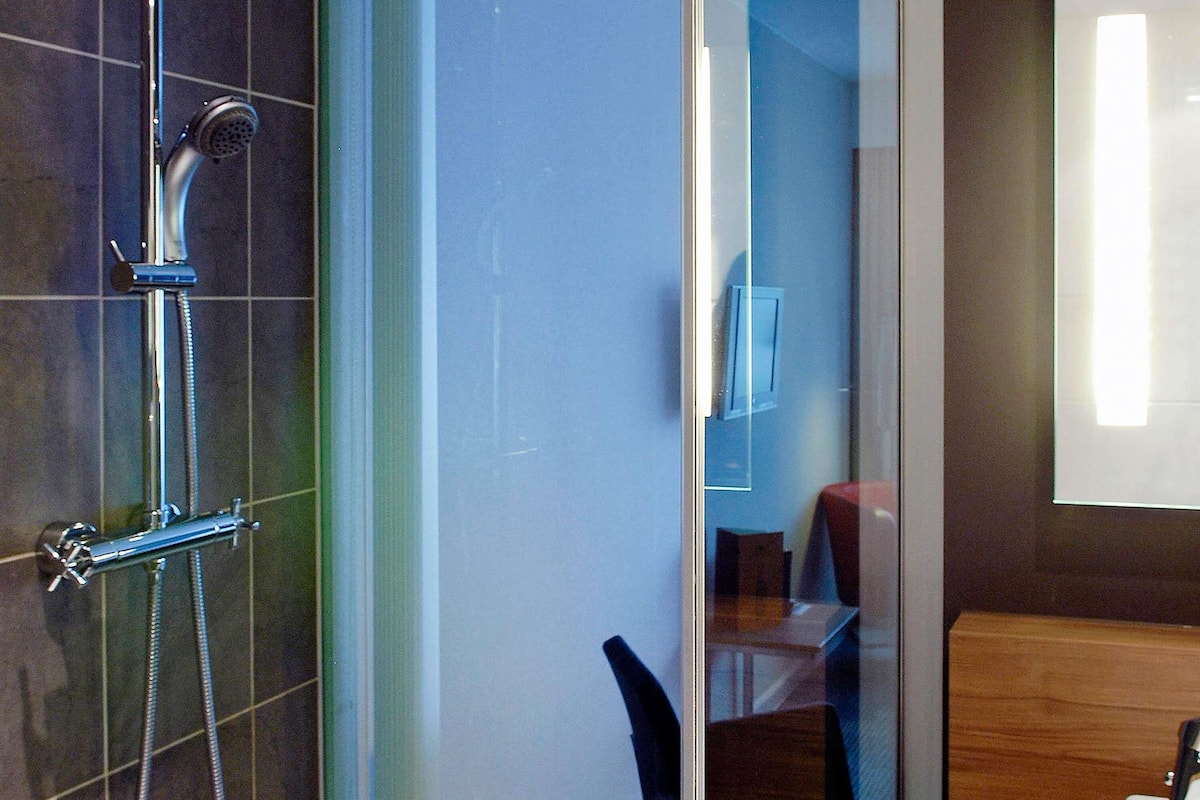 Klassieke Twin kamer | 1 slaapkamer, een kluis op de kamer, een bureau, een laptopwerkplek