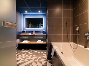 TRIBE Apartment, 1 Double Bed | Premium bedding, pillowtop beds, in-room safe, desk