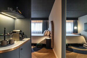 高級寢具、舒適加層、客房內保險箱、書桌