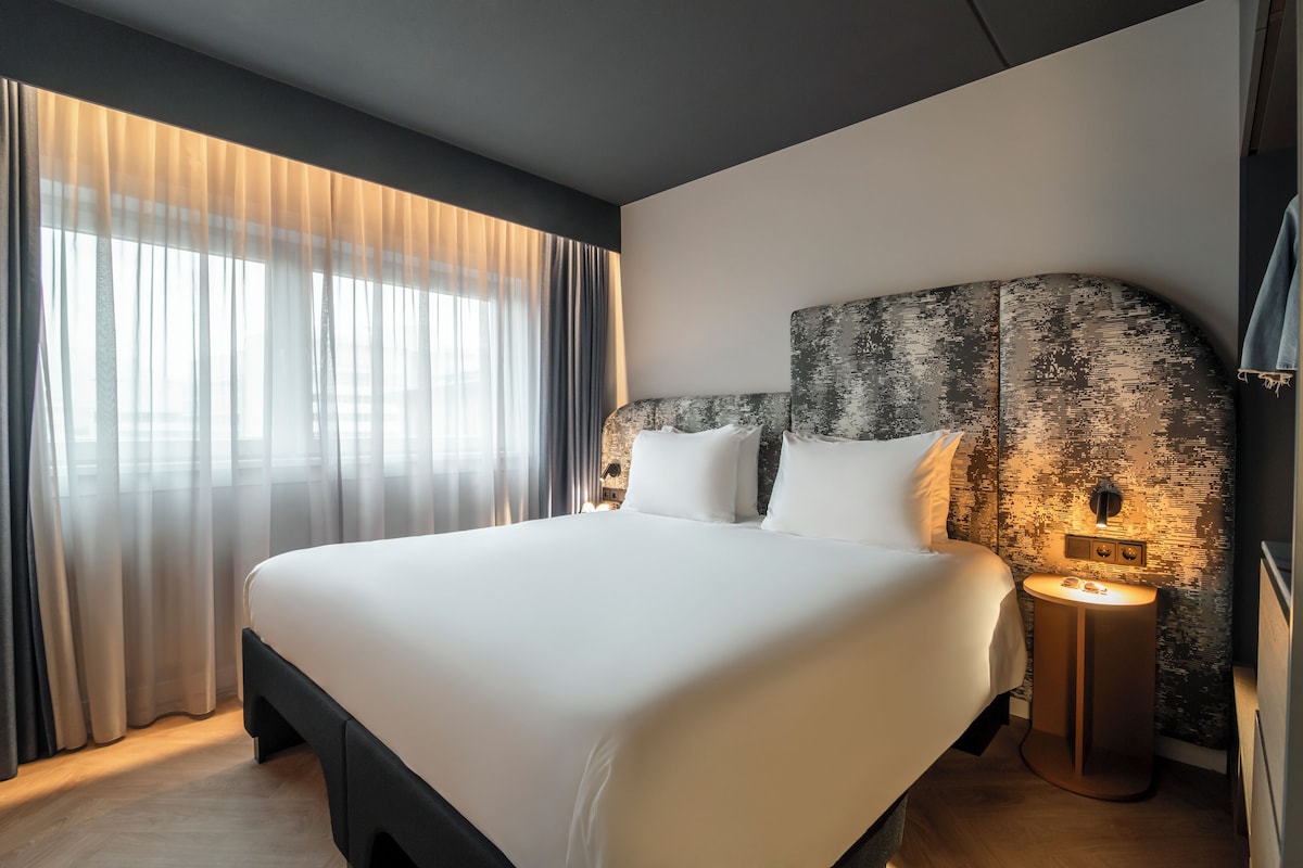Apartemen, 1 Tempat Tidur Double | Seprai premium, bantalan ekstra lembut, brankas, dan meja kerja
