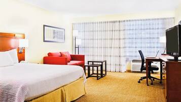 Deluxe Single - Sofabed | Hypo-allergenic bedding, desk, laptop workspace, blackout drapes