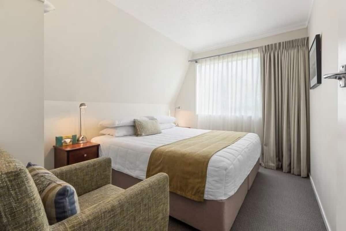 1 bedroom, laptop workspace, iron/ironing board, cots/infant beds