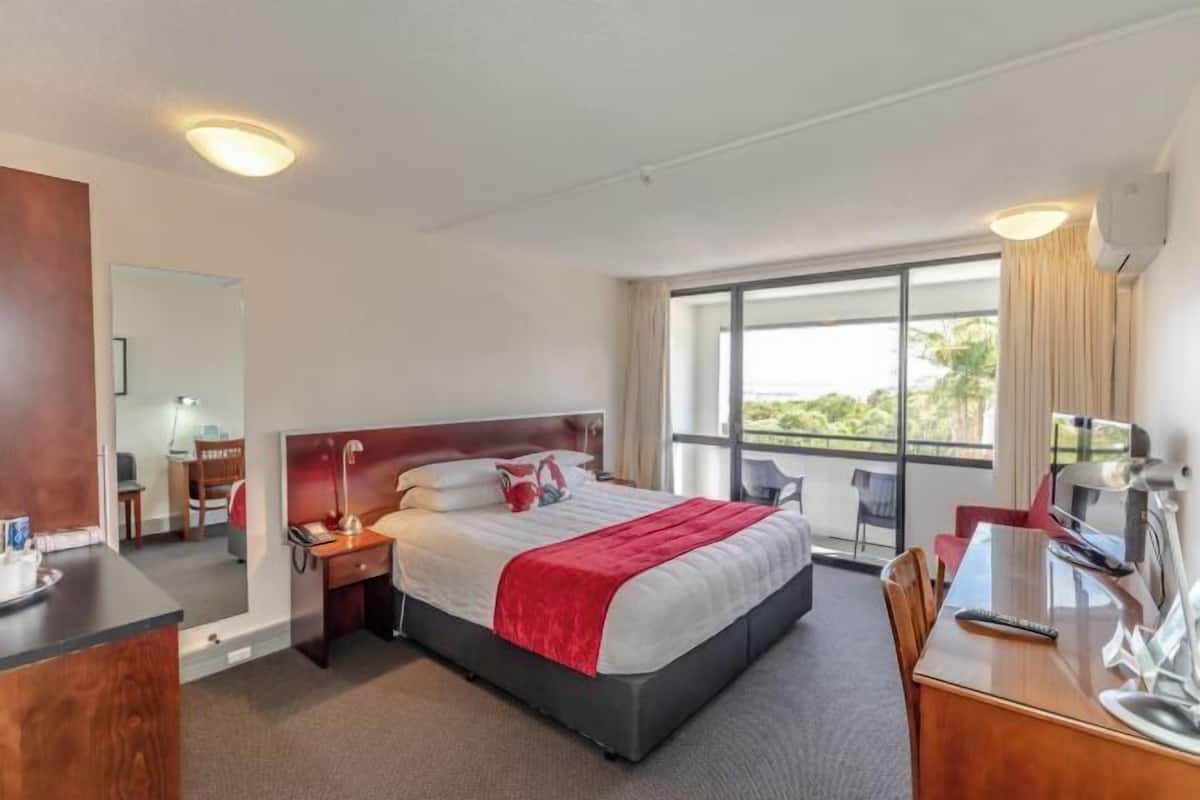 1 bedroom, laptop workspace, iron/ironing board, cots/infant beds