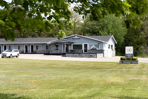 Aurora Inn