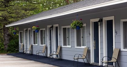 Aurora Inn