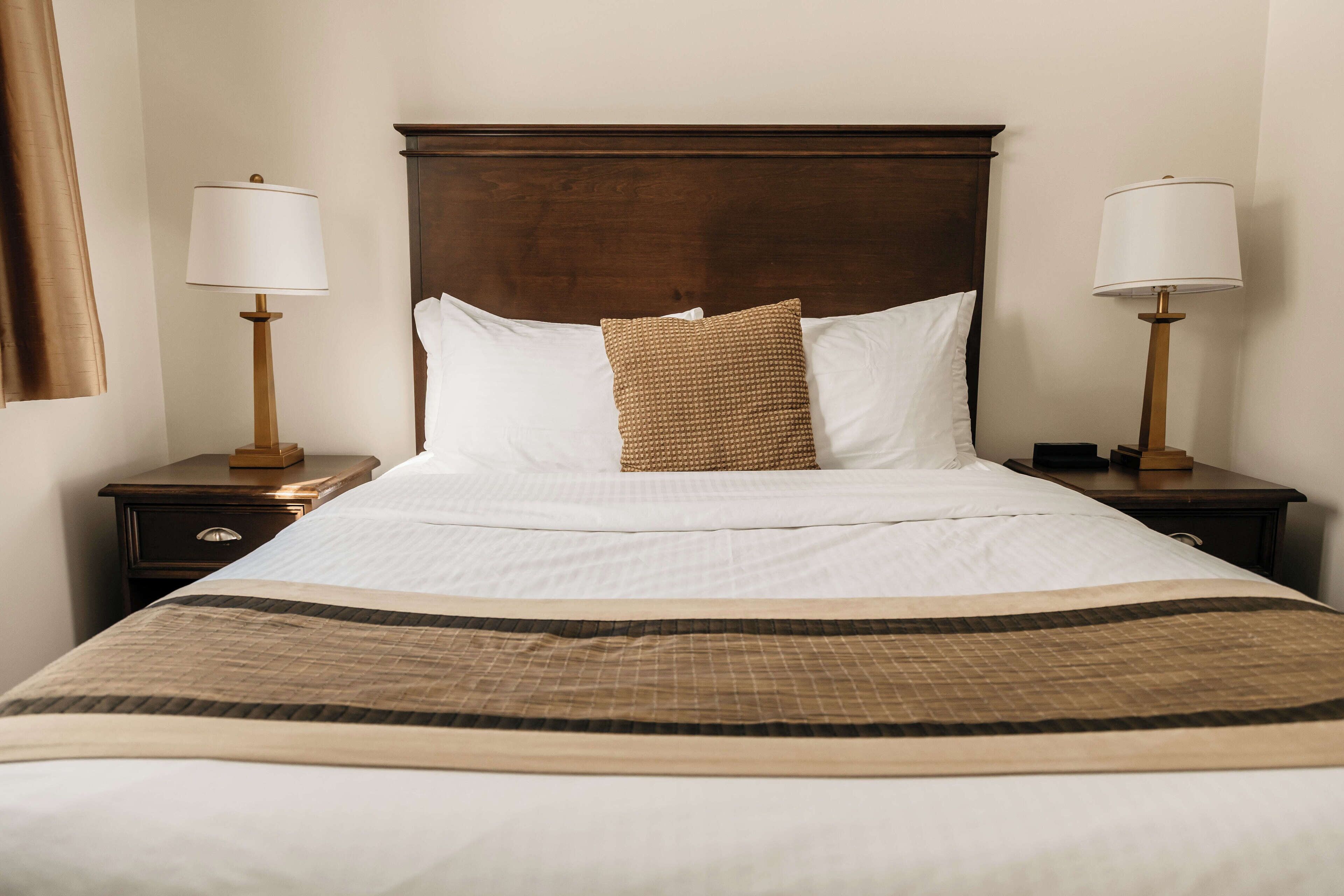 高级套房, 2 张大床 | 笔记本电脑工作区、遮光窗帘、熨斗/熨衣板、免费 WiFi