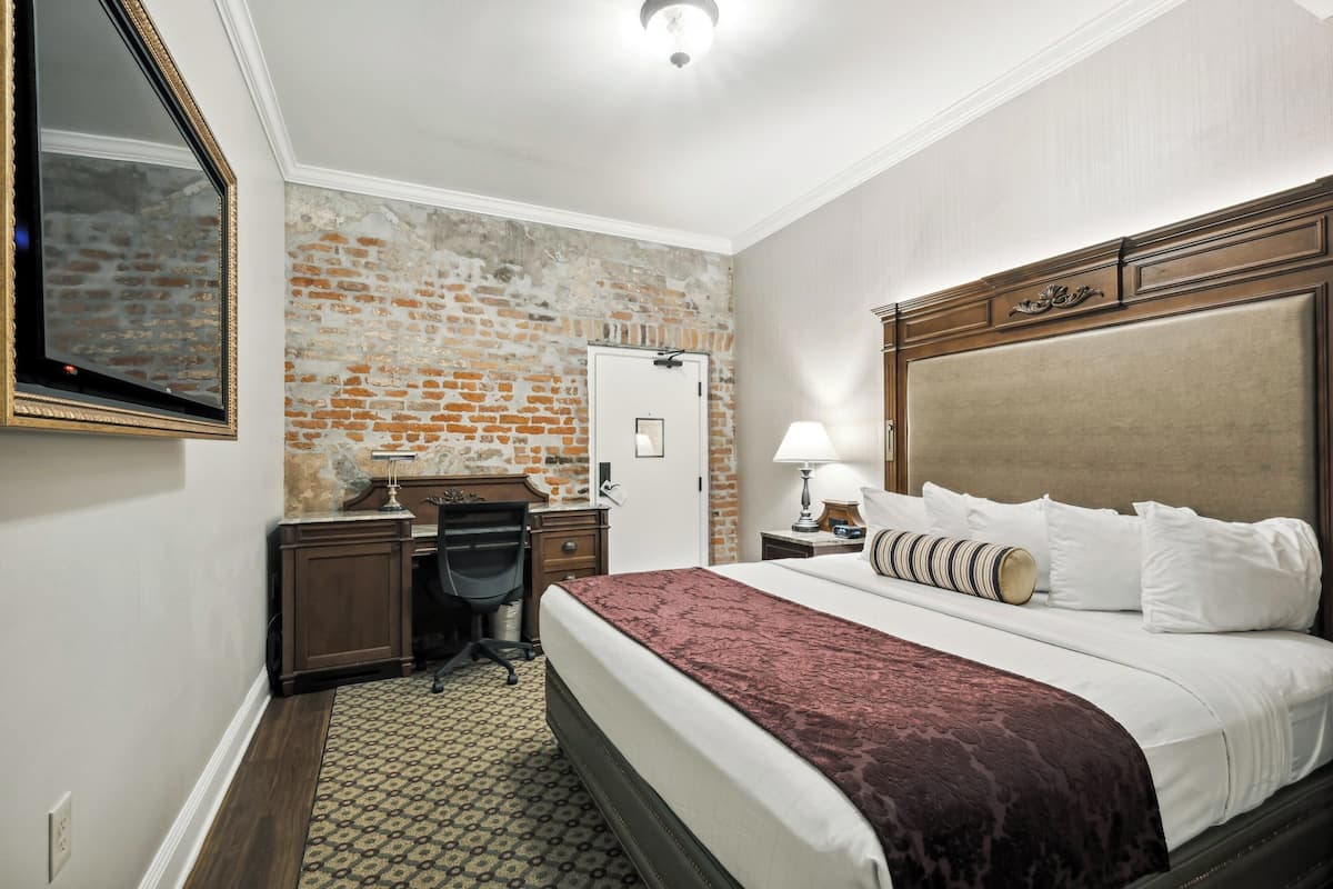 Standardzimmer, 1 King-Bett (Interior Room, No Windows)