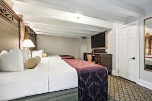 Deluxe Room, 2 Queen Beds