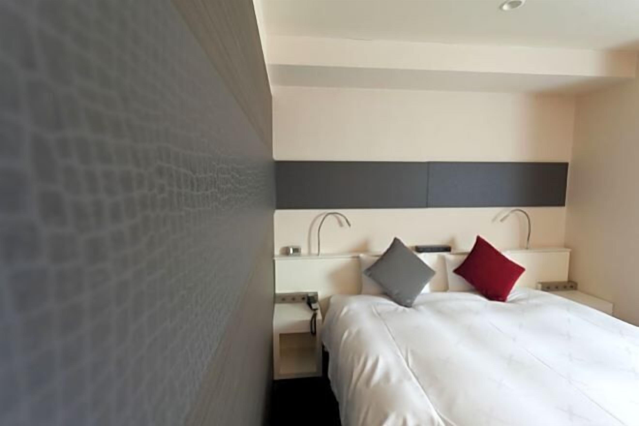 In-room safe, desk, blackout curtains, free WiFi